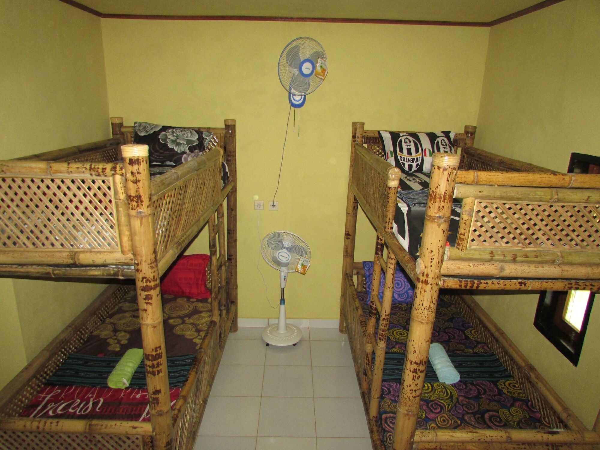 Oyo 1662 Zury Homestay Kuta (Lombok) Exterior foto